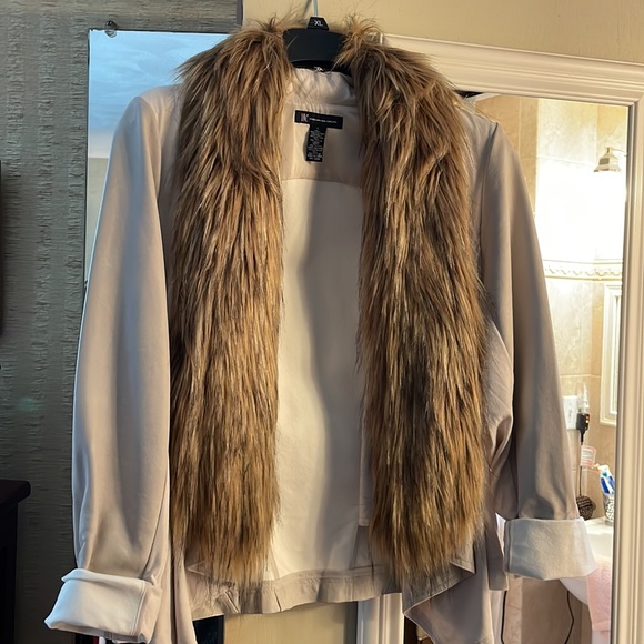 Jacket - Picture 2 of 5